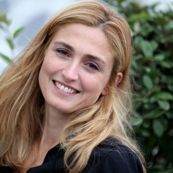 Julie Gayet - Le prix France Television-Jeune Producteur a été remis par Julie Gayet, Présidente du jury, dans le cadre du festival Off-Courts à Trouville-sur-Mer le 8 Septembre 2015.