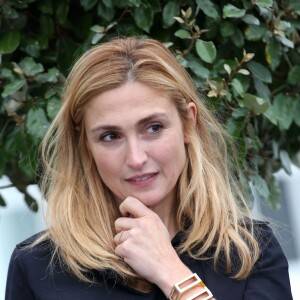 Julie Gayet - Le prix France Television-Jeune Producteur a été remis par l'actrice, Présidente du jury, dans le cadre du festival Off-Courts à Trouville-sur-Mer le 8 Septembre 2015.