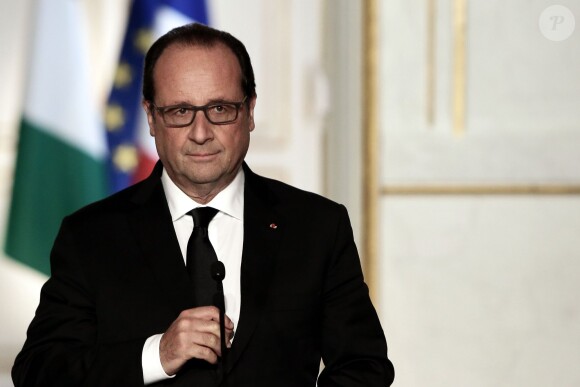 François Hollande reçoit le président nigérian Muhammadu Buhari pour un entretien au Palais de l'Elysée à Paris le 14 septembre 2015.
