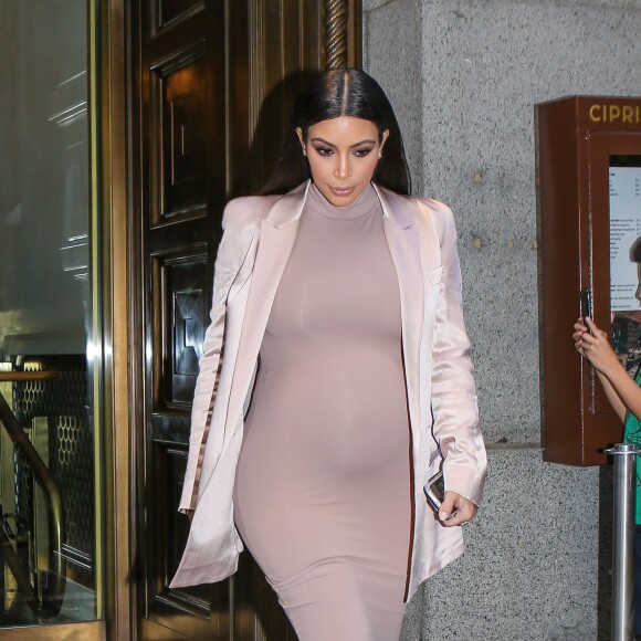 Kim Kardashian, enceinte, Kourtney, Khloé Kardashian et Kylie Jenner quittent le restaurant Cipriani Club 55 à New York. Le 14 septembre 2015.
