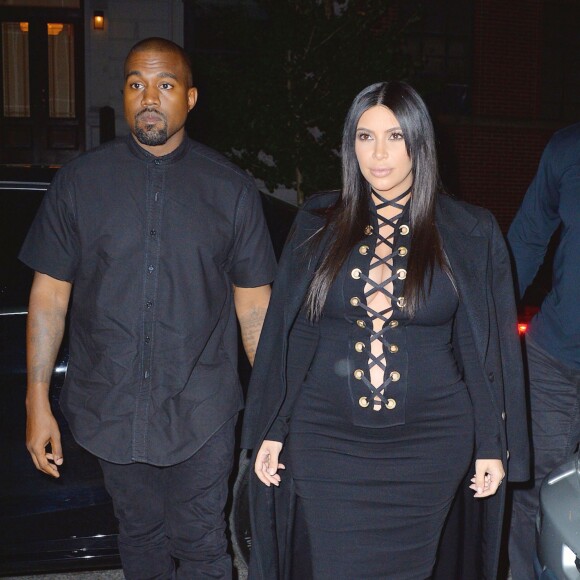 Kim Kardashian, enceinte, et son mari Kanye West se rendent au dîner de Riccardo Tisci à New York, le 14 septembre 2015.