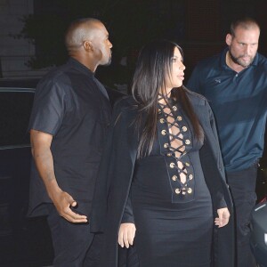 Kim Kardashian, enceinte, et son mari Kanye West se rendent au dîner de Riccardo Tisci à New York, le 14 septembre 2015.