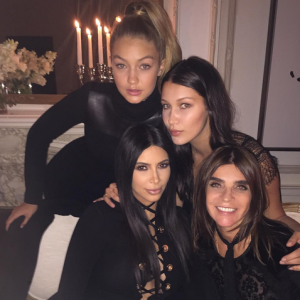 Gigi et Bella Hadid, Kim Kardashian et Carine Roitfeld au dîner de Riccardo Tisci à New York. Photo publiée le 14 septembre 2015.