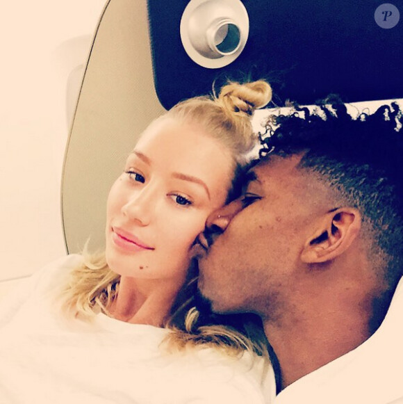 Iggy Azalea et Nick Young s'envolent pour Sydney, où Iggy a assisté au lancement de la collection de vêtements BONDS100 de la marque Bonds. Photo publiée le 16 août 2015.