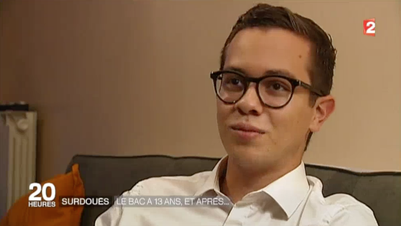 Sacha Minéo (21 ans), ex-participant à Secret Story 6, dans le JT de France 2, le 15 septembre 2015.