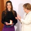 Rania de Jordanie recevait le 17 septembre 2015 des mains d'Angela Merkel à Berlin, à l'Office des affaires étrangères, le prix Walter-Rathenau en reconnaissance de ses efforts en faveur de la paix au Moyen-Orient.