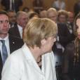La reine Rania de Jordanie a reçu le 17 septembre 2015 des mains d'Angela Merkel à Berlin, à l'Office des affaires étrangères, le prix Walter-Rathenau en reconnaissance de ses efforts en faveur de la paix au Moyen-Orient.