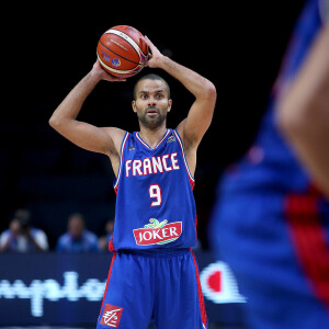 Tony Parker lors de la défaite de l'équipe de France face à l'Espagne en demi-finale de l'Eurobasket à Villeneuve-d'Ascq, le 17 septembre 2015