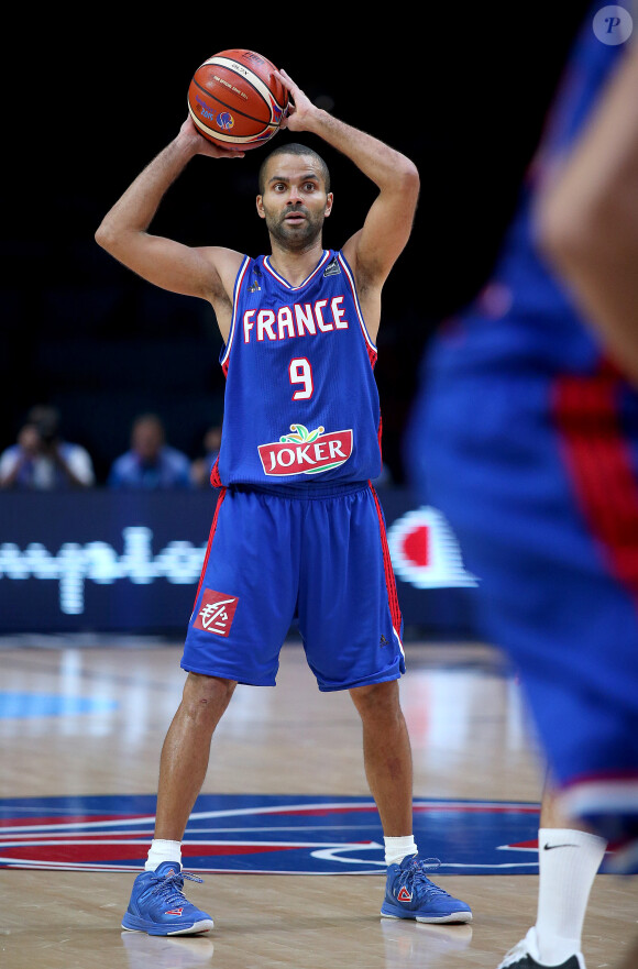 Tony Parker lors de la défaite de l'équipe de France face à l'Espagne en demi-finale de l'Eurobasket à Villeneuve-d'Ascq, le 17 septembre 2015