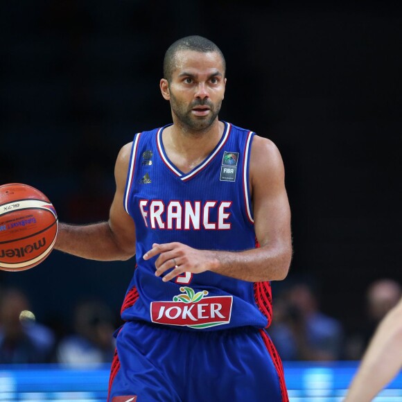 Tony Parker lors de la défaite de l'équipe de France face à l'Espagne en demi-finale de l'Eurobasket à Villeneuve-d'Ascq, le 17 septembre 2015