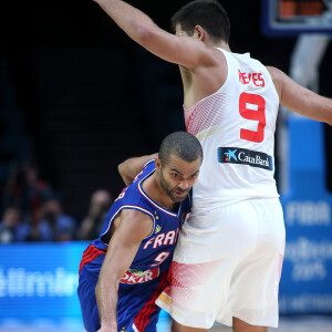 Tony Parker lors de la défaite de l'équipe de France face à l'Espagne en demi-finale de l'Eurobasket à Villeneuve-d'Ascq, le 17 septembre 2015