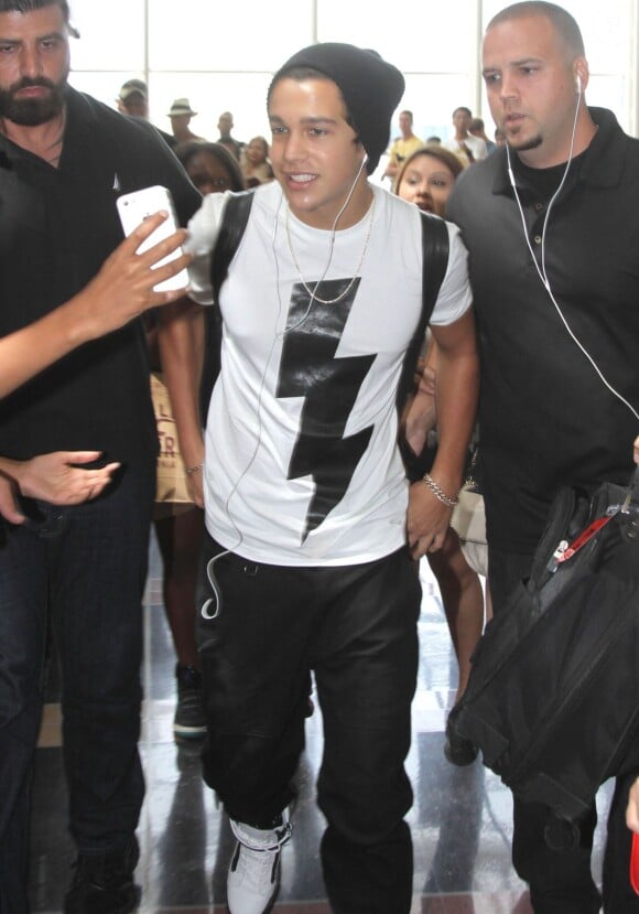 Austin Mahone arrive à l'aéroport de DCA à Washington D.C, le 19 juillet 2014