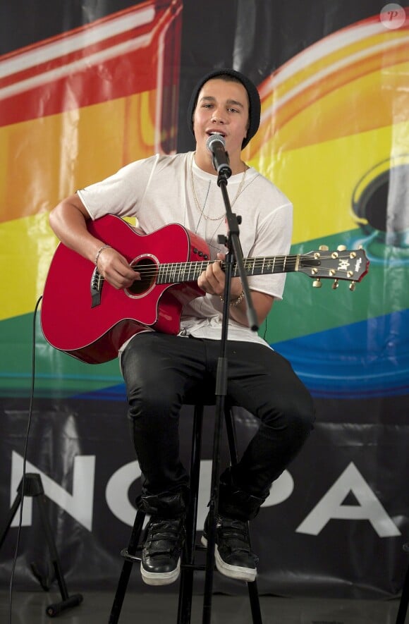 Austin Mahone en showcase lors de son passage à la radio "40 Principales" à Madrid. Le 2 juillet 2014
