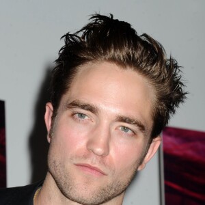 Portrait de Robert Pattinson pour la première de "Heaven Knows That" à New York le 18 mai 2015