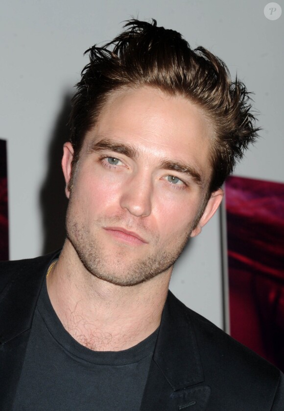Portrait de Robert Pattinson pour la première de "Heaven Knows That" à New York le 18 mai 2015