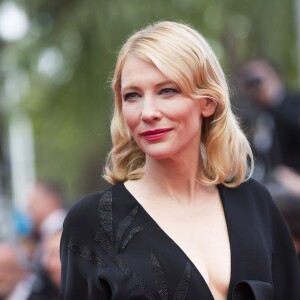 Cate Blanchett (bijoux Van Cleef & Arpels) - Montée des marches du film "Sicario" lors du 68e Festival International du Film de Cannes, le 19 mai 2015.