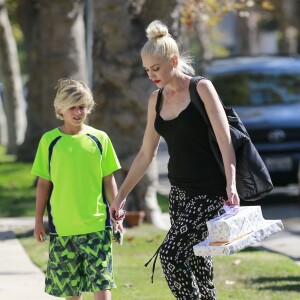 Gwen Stefani emmène son fils Kingston à une fête d'anniversaire à Los Angeles, le 27 août 2015.
