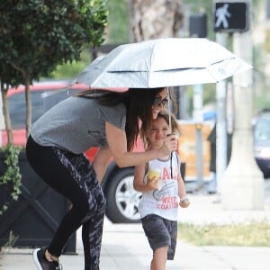 Megan Fox emmène ses enfants Noah et Bodhi à la crèche à Los Angeles, le 6 aout 2015