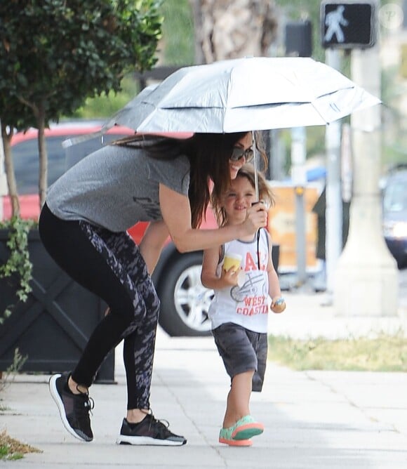 Megan Fox emmène ses enfants Noah et Bodhi à la crèche à Los Angeles, le 6 aout 2015