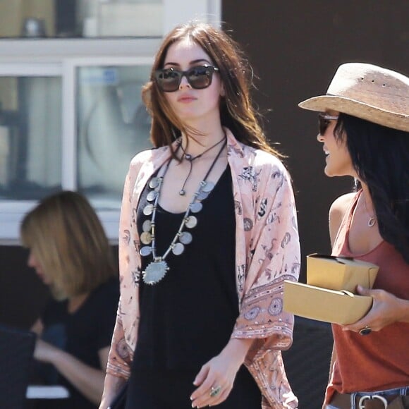 Exclusif - Megan Fox avec des amis à Sherman Oaks le 13 juillet 2015