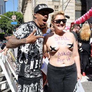Nick Cannon - Marche des salopes organisée par Amber Rose dans les rues de Los Angeles, le 3 octobre 2015
