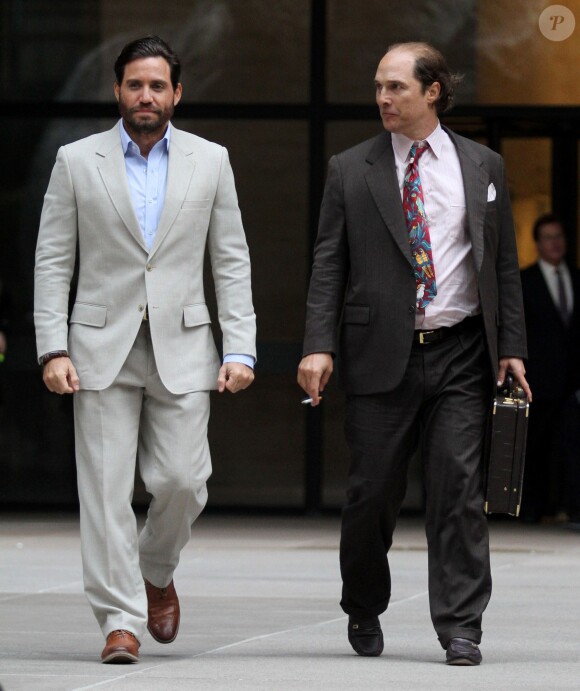 Matthew McConaughey, méconnaissable aux côtés d'Edgar Ramirez, sur le tournage de son nouveau film 'Gold' à New York, le 3 octobre 2015.