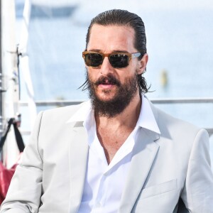 Matthew McConaughey - People sur la plage du Majestic lors du 68e Festival International du Film de Cannes, le 17 mai 2015.