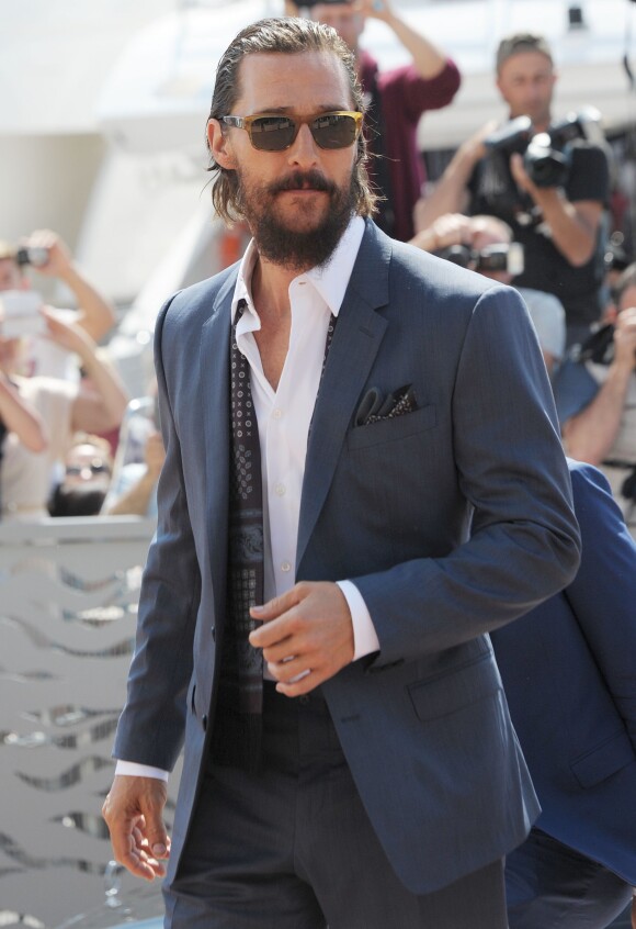 Matthew McConaughey arrivant au photocall du film "The Sea of Trees" (La Forêt des Songes) lors du 68e Festival International du Film de Cannes, le 16 mai 2015.