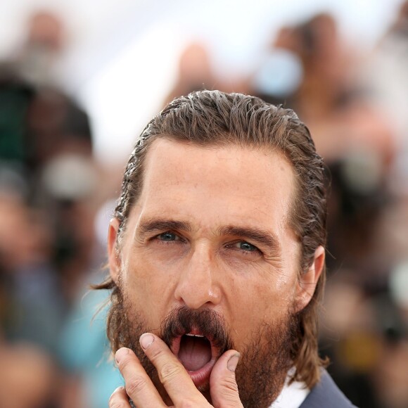 Matthew McConaughey arrivant au photocall du film "The Sea of Trees" (La Forêt des Songes) lors du 68e Festival International du Film de Cannes, le 16 mai 2015.