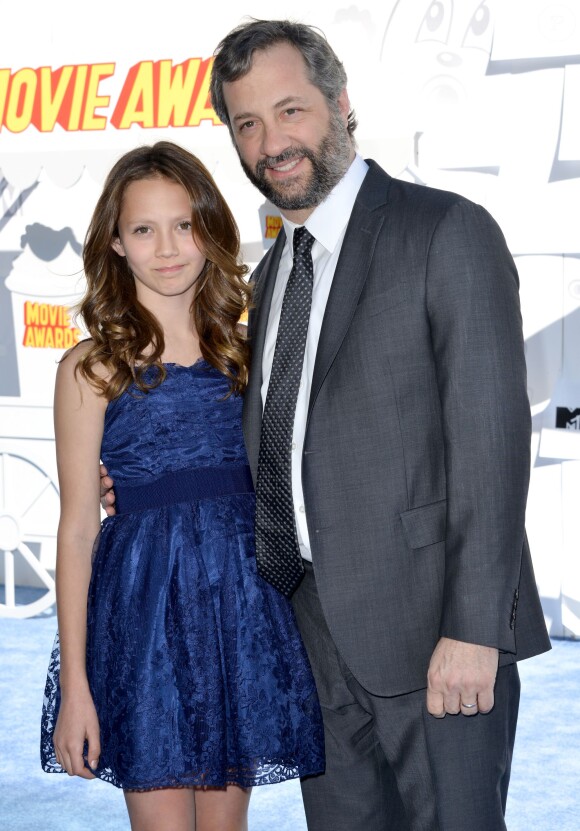 Judd Apatow et sa fille Iris Apatow aux MTV Movie Awards le 12 avril 2015.