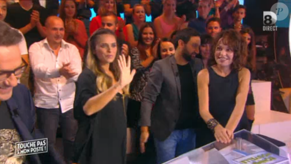 Clara Morgane, enceinte, dans Touche pas à mon poste sur D8, le 5 octobre 2015.