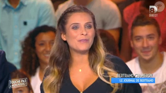 La belle Clara Morgane, enceinte, sur le plateau de Touche pas à mon poste sur D8, le 5 octobre 2015.
