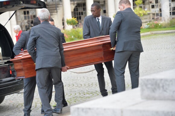 Obsèques de Jean-Noël Tassez, le compagnon de Charlotte Rampling, au crématorium du cimetière du Père-Lachaise à Paris, le 9 octobre 2015