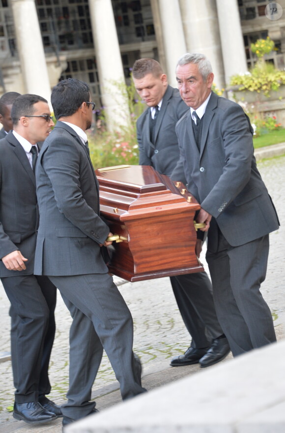 Obsèques de Jean-Noël Tassez, le compagnon de Charlotte Rampling, au crématorium du cimetière du Père-Lachaise à Paris, le 9 octobre 2015