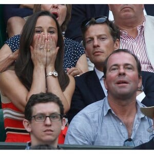 Pippa Middleton et son compagnon Nico Jackson assistent au tournoi de Wimbledon le 5 juillet 2013.