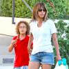 Exclusif - Halle Berry se promène avec sa fille Nahla à Los Angeles, le 9 octobre