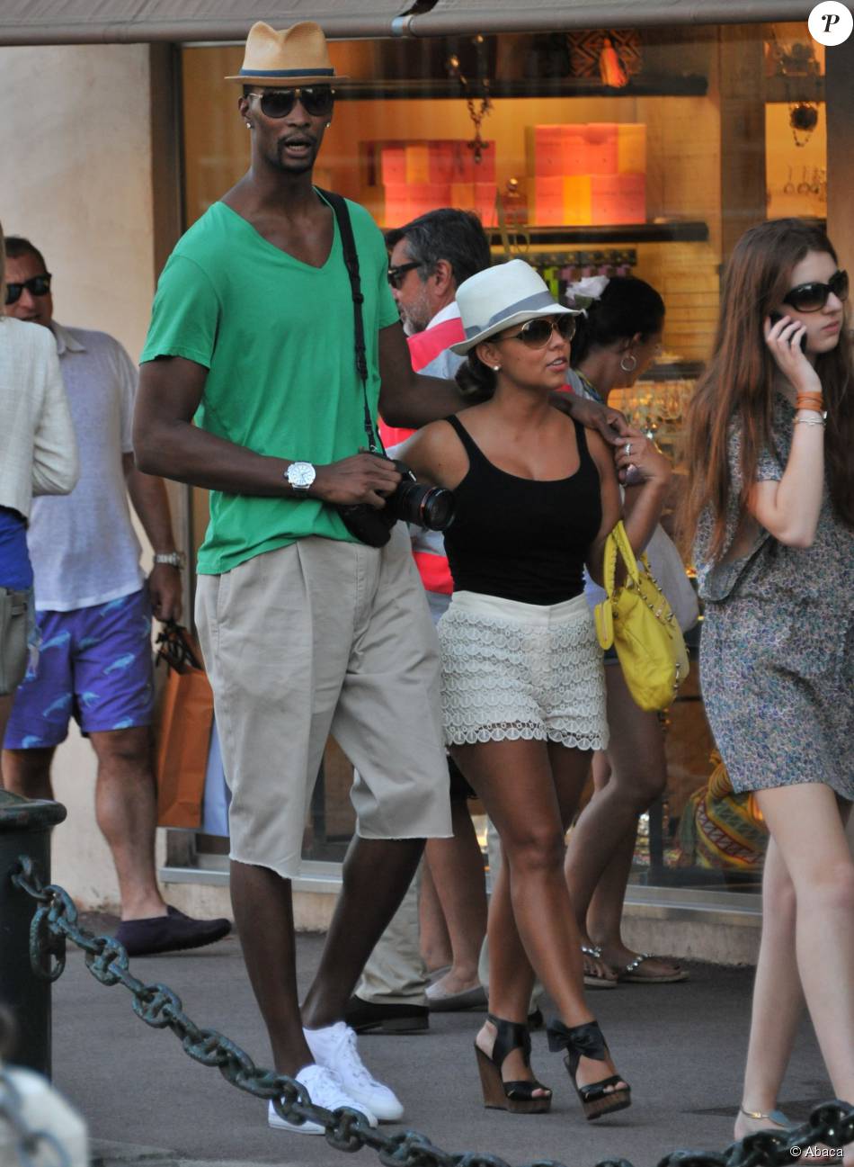 Chris Bosh et Adrienne dans les rues de Saint-Tropez, le 28 juillet 2011