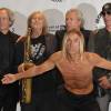Steve Mackay, James Williamson, Scott Asheton et Mike Watt derrière Iggy Pop - Les membres du groupe The Stooges lors de la 25e édition du Rock And Roll Hall of Fame au Waldorf Astoria de New York, le 15 mars 2010
