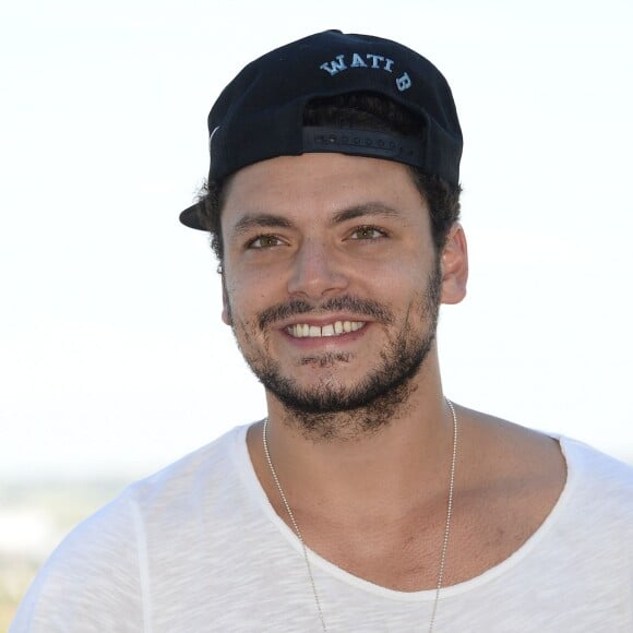 Kev Adams au photocall du film "Les Nouvelles aventures d'Aladin" lors du 8e Festival du Film Francophone d'Angoulême, le 29 août 2015.