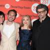 Leigh Silverman, Thomas Sadoski, Amanda Seyfried et Neil LaBute lors de la soirée pour la première de la pièce The Way We Get By de Neil LaBute à New York le 19 mai 2015