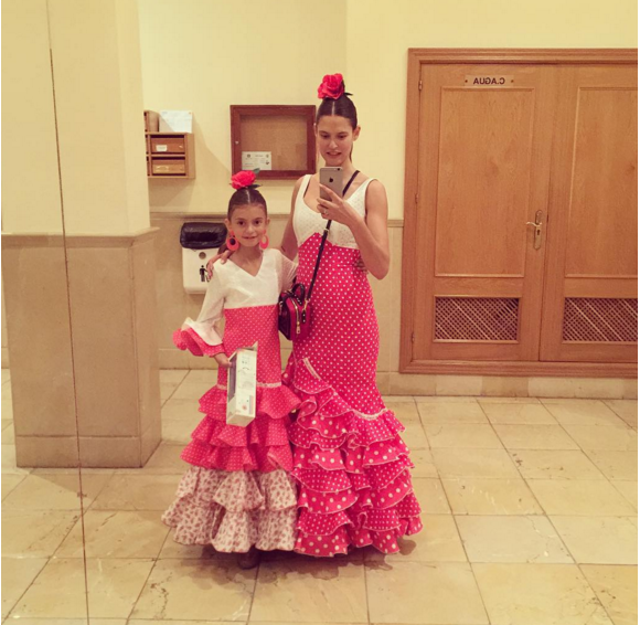 Bianca Balti et sa fille aînée Matilde lors de leurs vacances à Marbella