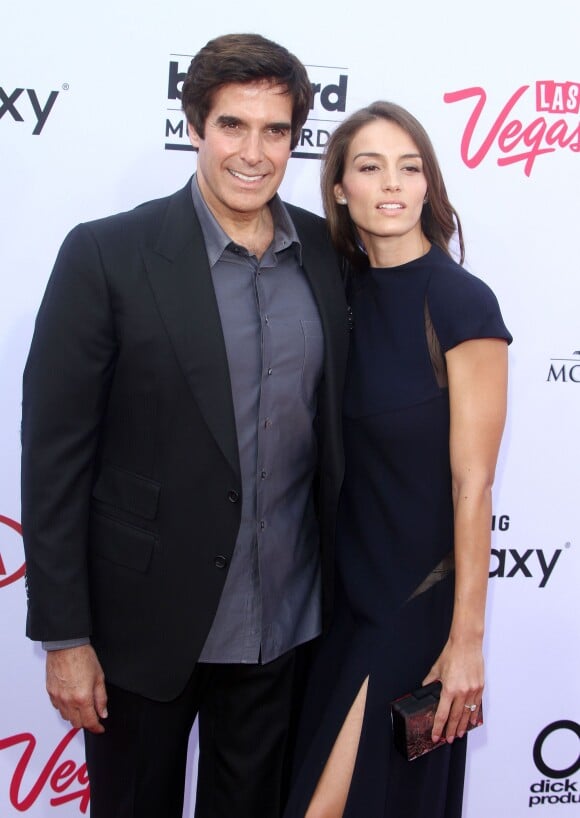 David Copperfield et sa compagne Chloe Gosselin - Soirée des "Billboard Music Awards" à Las Vegas le 17 mai 2015.