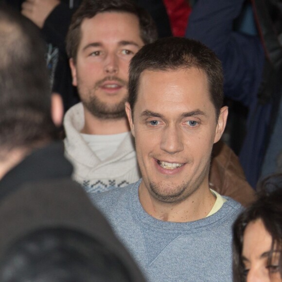 Grand Corps Malade donne un concert dans la station de métro Jaurès pour la sortie de son prochain album "Il nous restera ça", à Paris le 21 octobre 2015.