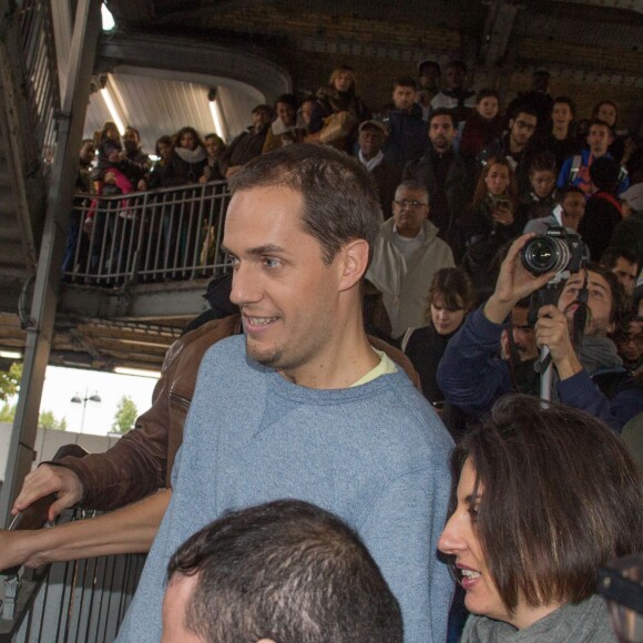 Grand Corps Malade donne un concert dans la station de métro Jaurès pour la sortie de son prochain album "Il nous restera ça", à Paris le 21 octobre 2015.
