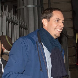 Grand Corps Malade donne un concert dans la station de métro Jaurès pour la sortie de son prochain album "Il nous restera ça", à Paris le 21 octobre 2015.