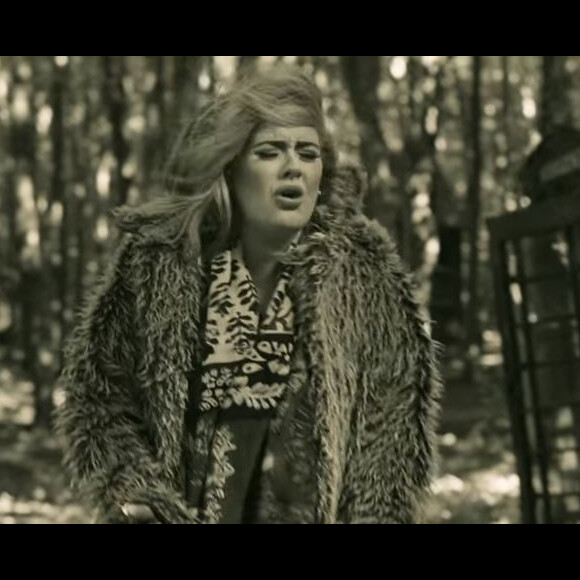 Adele dans le clip de Hello