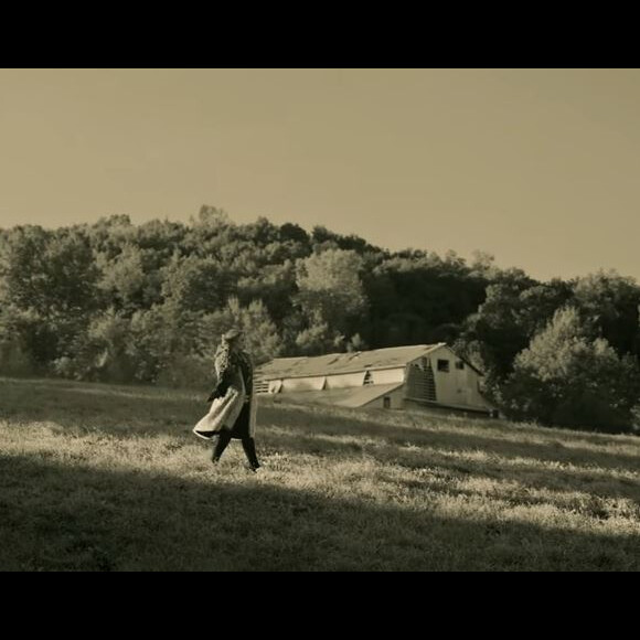 Adele dans le clip de Hello