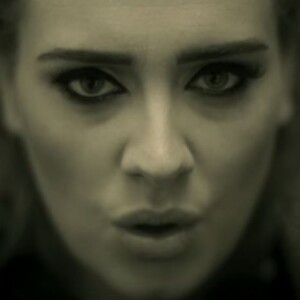 Adele dans le clip de Hello