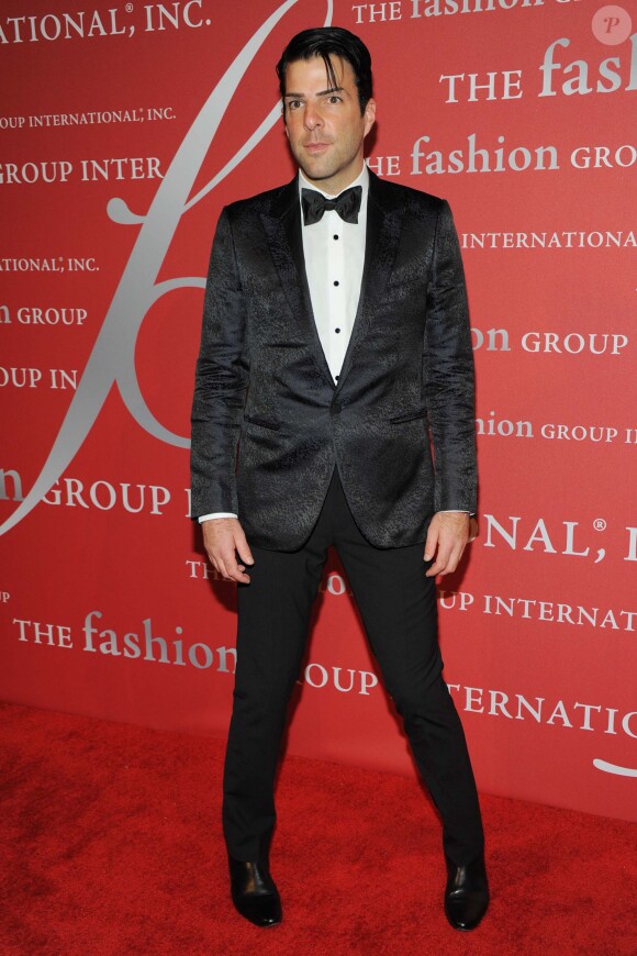 Zachary Quinto lors de la soirée Fashion Group International Night Of Stars Gala au Cipriani Wall Street à New York le 22 octobre 2015.