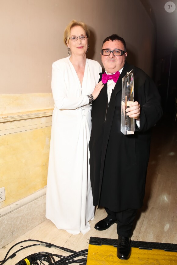 Meryl Streep, Alber Elbaz pendant la soirée Fashion Group International Night Of Stars Gala au Cipriani Wall Street à New York le 22 octobre 2015.